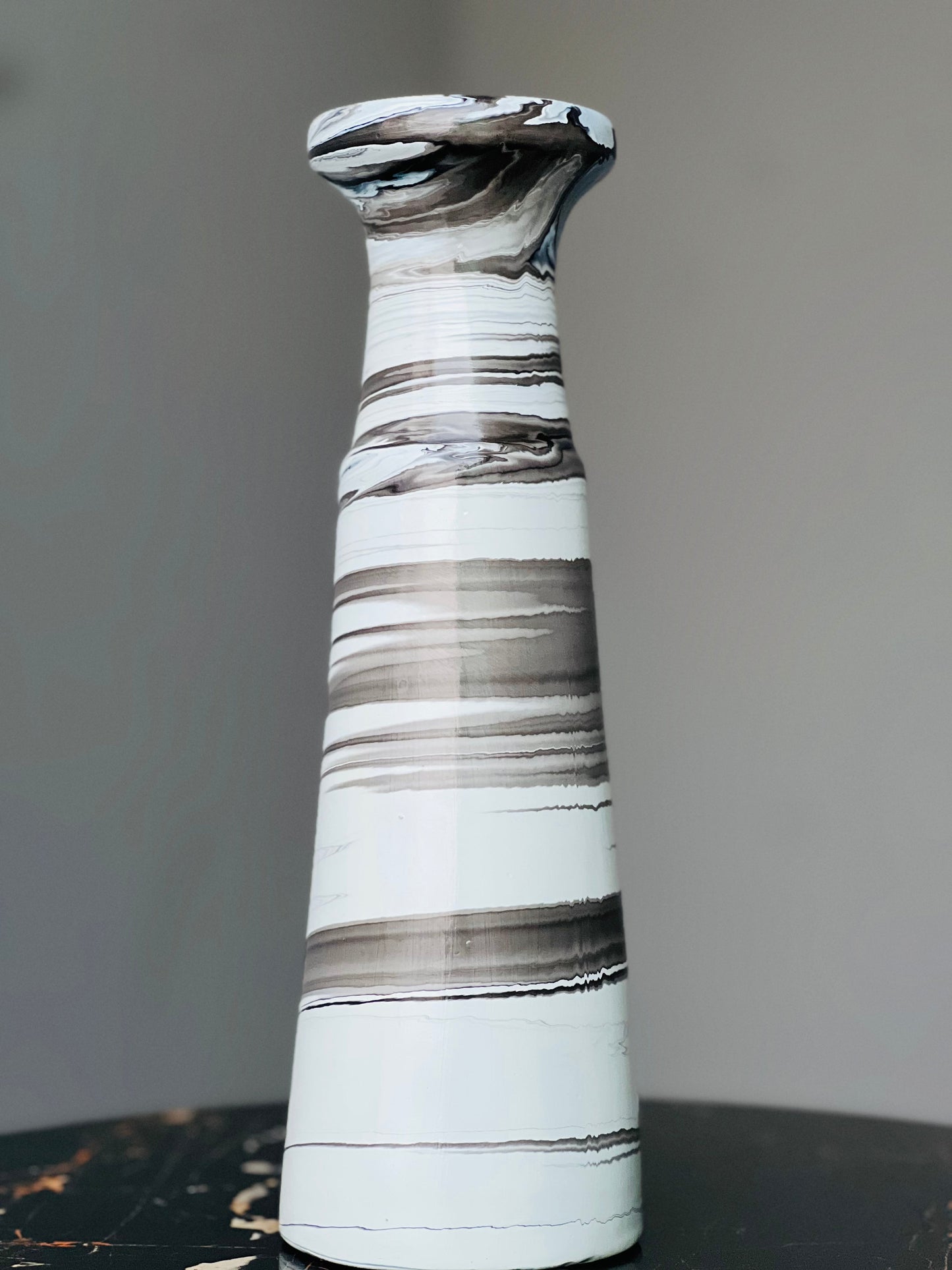 Minimalist Black & White Swirl Vase – Modern Handmade Home Accent